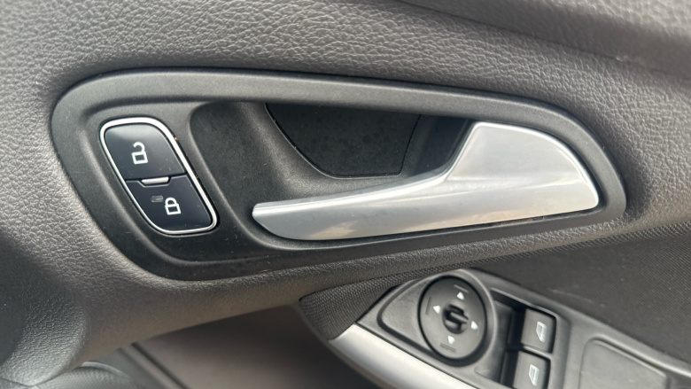 Ford Focus 1.0 EcoBoost 125 Zetec 5dr Auto Petrol Hatchback